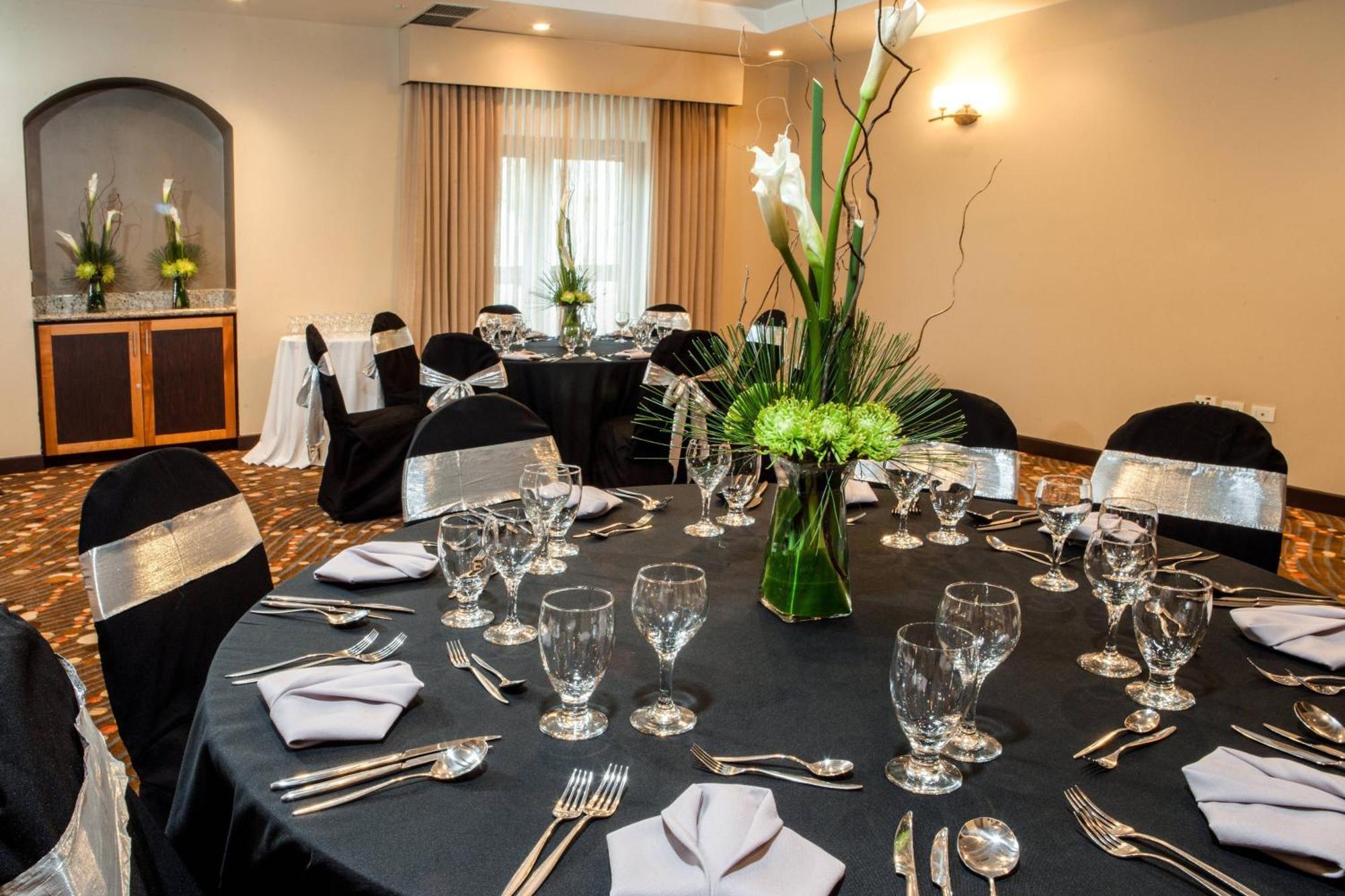 Courtyard By Marriott Port Of Spain Exterior foto